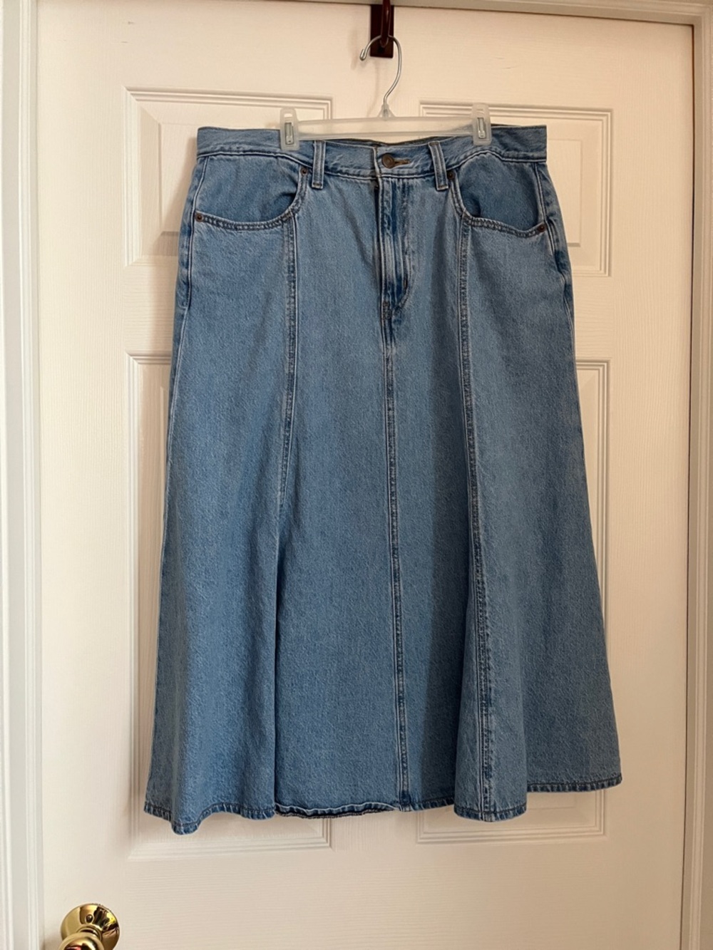 Women's Levi's Light Blue Denim Skirt with Panel Seams Size 31